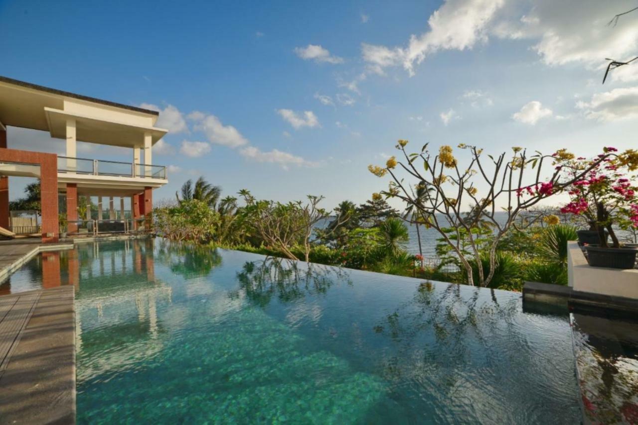 Rajavilla Lombok Resort - Seaside Serenity Senggigi Exterior photo